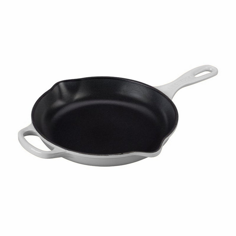 Le Creuset 9" (1 3/8 Qt.) Signature Iron Handle Skillet - White