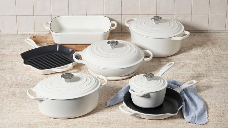 Le Creuset 5 Qt. Signature Oval Dutch Oven w/Crucible SS Knob - White