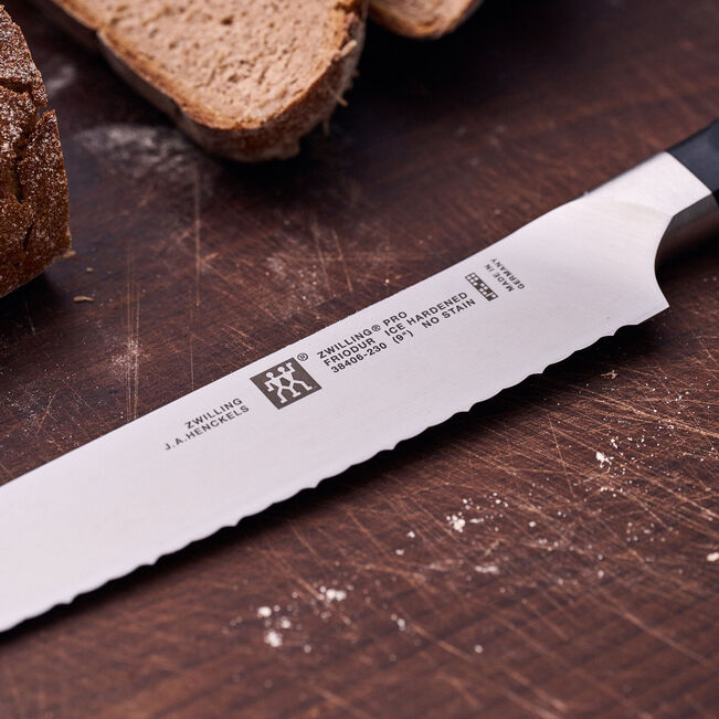 Henckels Zwilling Pro - 9" Z15 Serration Bread Knife