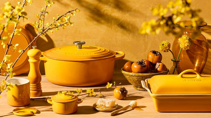 Le Creuset 7 1/4 Qt. Enameled Cast Iron Signature Round Dutch Oven w/Crucible SS Knob - Nectar