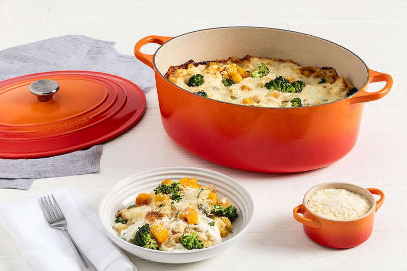 Le Creuset 8 Qt. Signature Oval Dutch Oven w/Stainless Steel Knob - Licorice