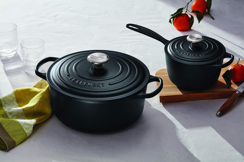 Le Creuset 7 1/4 Qt. Signature Round Dutch Oven w/Stainless Steel Knob - Licorice- Personalized Engraving Available