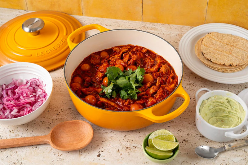 Le Creuset 3 1/2 Qt. Signature Round Wide Dutch Oven w/Stainless Steel Knob - Nectar