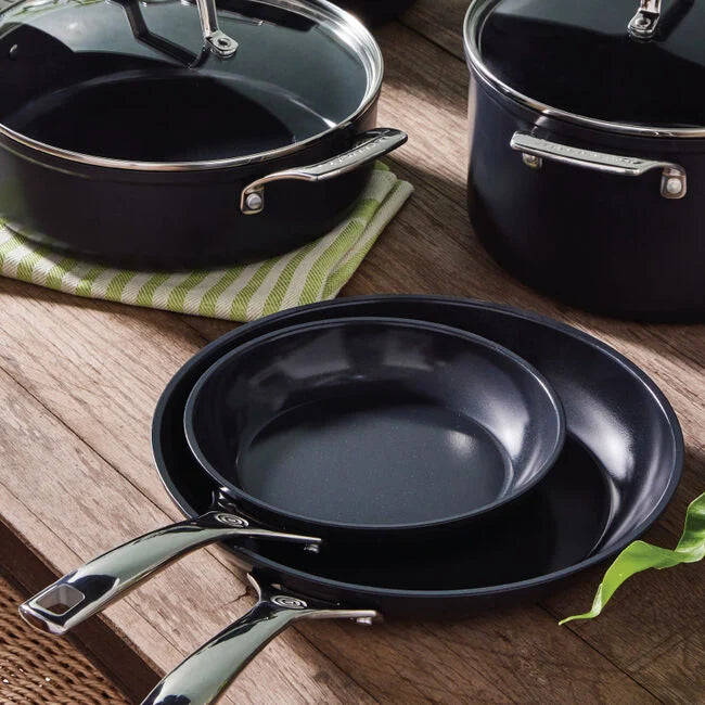 Le Creuset 11" Essential Non-Stick Ceramic Fry Pan – Chef's Arsenal